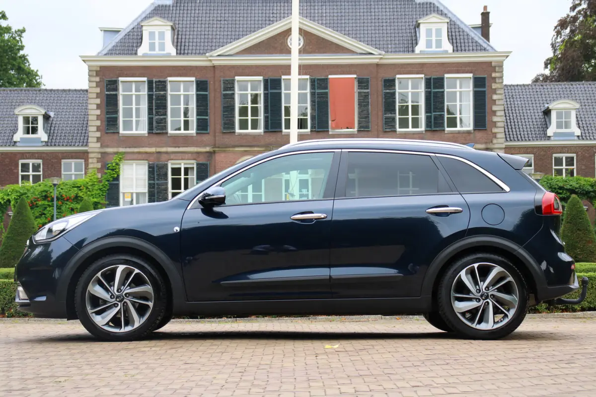 1.6 GDi Hybrid Design Edition | NL-AUTO! | TREKHAAK | PANODAK | CRUISE | PARK SENS V+A | NAVI | CLIMA | HALF LEDER | LANE ASSIST