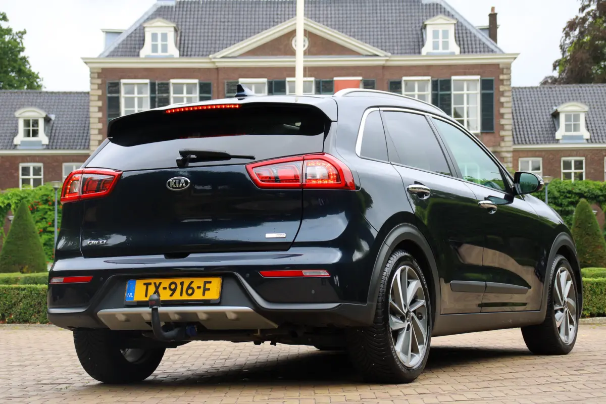 1.6 GDi Hybrid Design Edition | NL-AUTO! | TREKHAAK | PANODAK | CRUISE | PARK SENS V+A | NAVI | CLIMA | HALF LEDER | LANE ASSIST