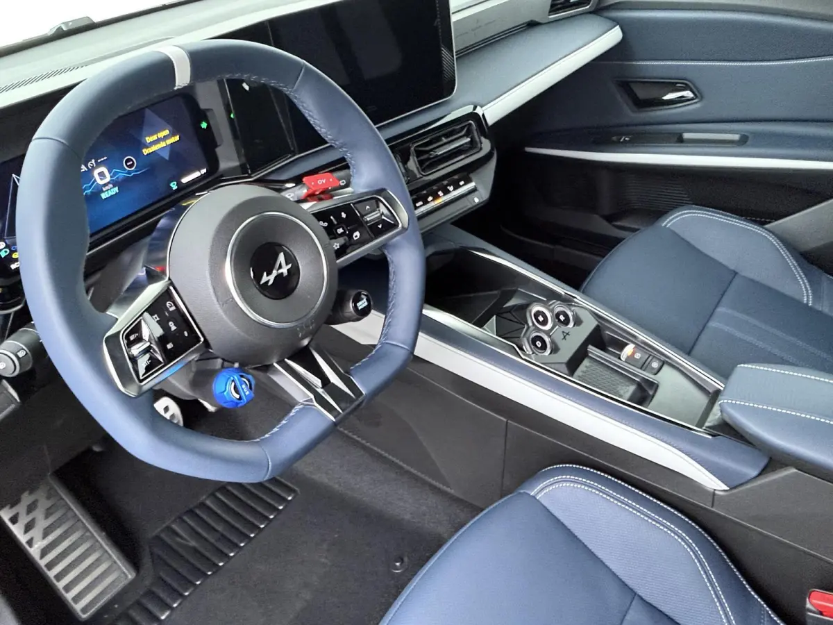GT Premium | Pack Driving | Blind spot warning & intervention | Franse vlag op C-stijl |