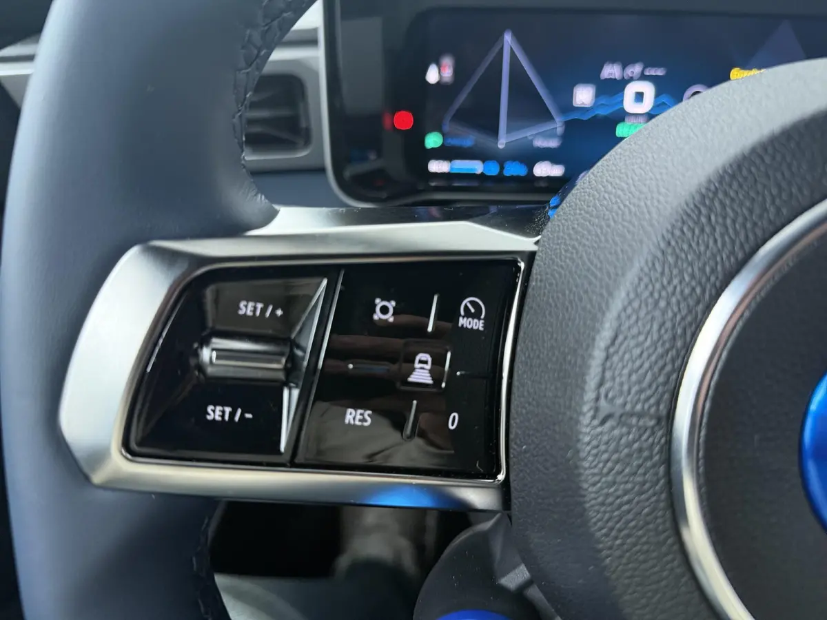 GTS 52 kWh | Pack Driving | Pack Safety | Blind spot warning & intervention