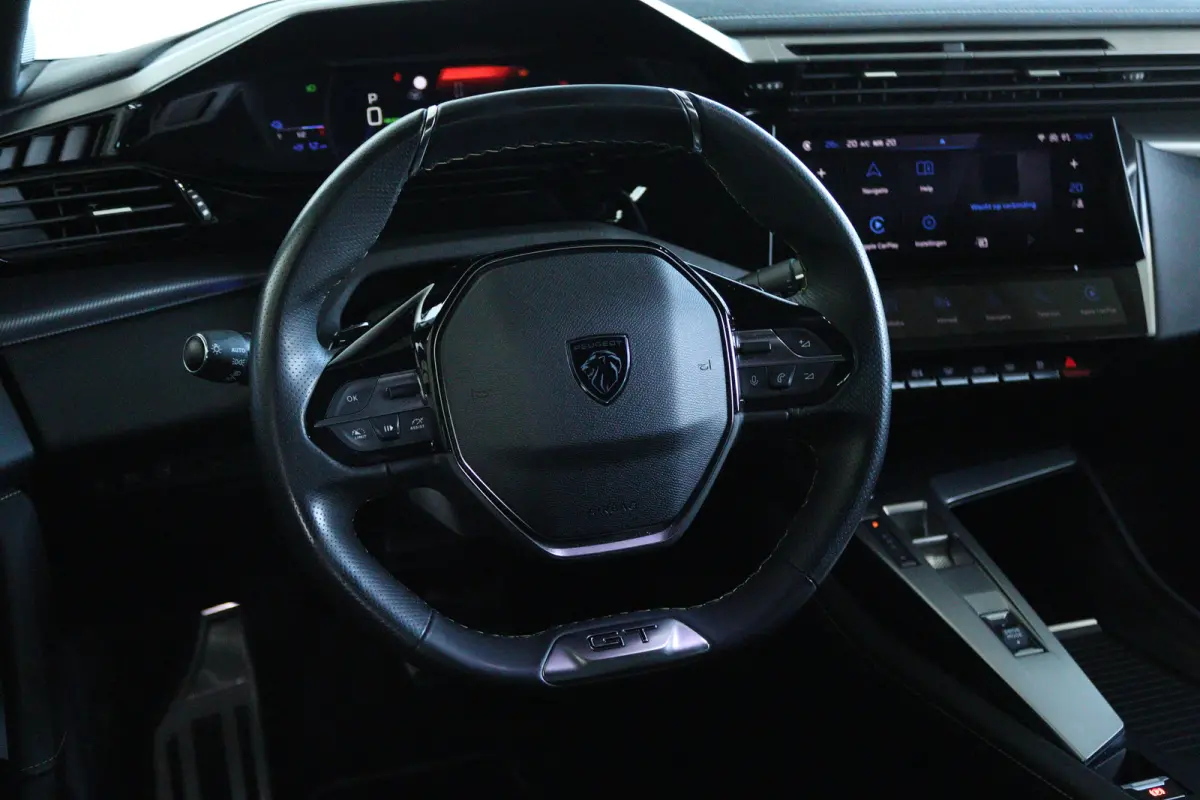 1.6 HYbrid 225 GT Pack Business | Adapt. Cruise | Nappa Leder | Focal Audio | 360 Camera | Massage | Memory | Carplay | Keyless |