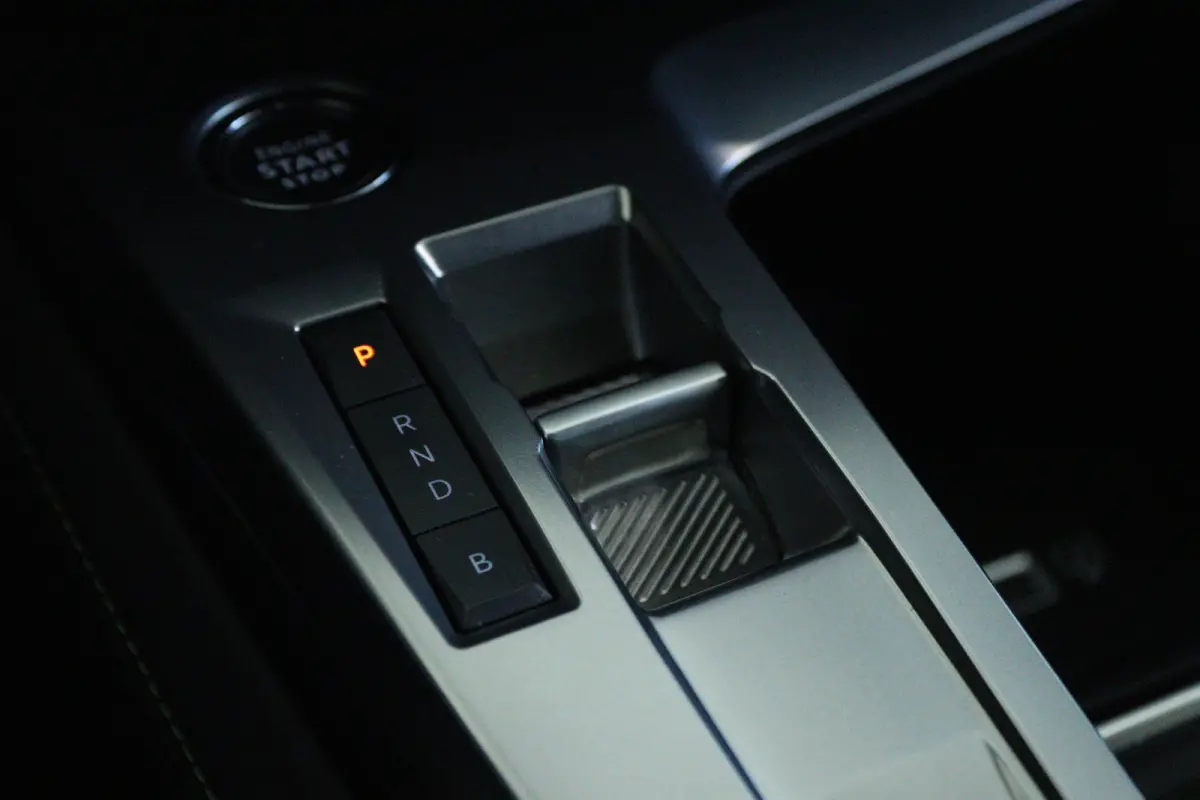1.6 HYbrid 225 GT Pack Business | Adapt. Cruise | Nappa Leder | Focal Audio | 360 Camera | Massage | Memory | Carplay | Keyless |