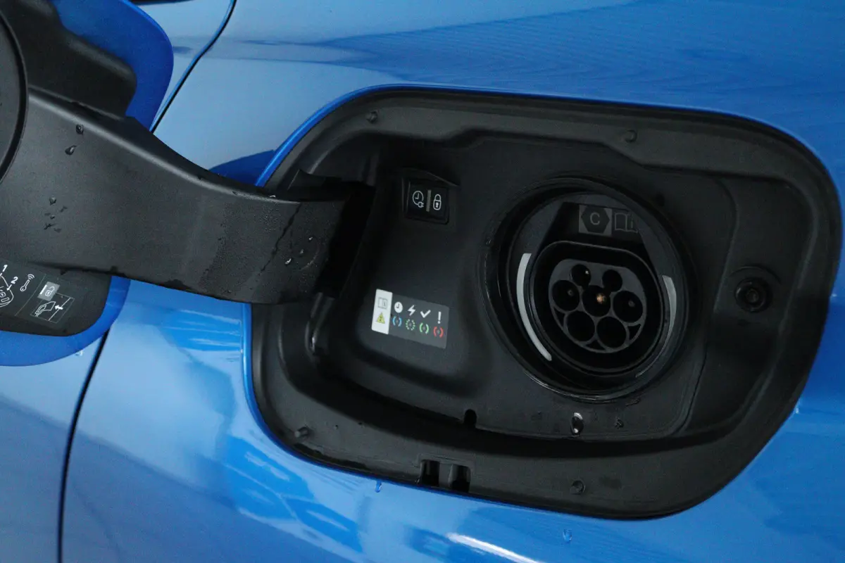 1.6 HYbrid 225 GT Pack Business | Adapt. Cruise | Nappa Leder | Focal Audio | 360 Camera | Massage | Memory | Carplay | Keyless |