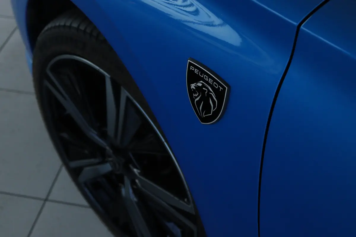1.6 HYbrid 225 GT Pack Business | Adapt. Cruise | Nappa Leder | Focal Audio | 360 Camera | Massage | Memory | Carplay | Keyless |