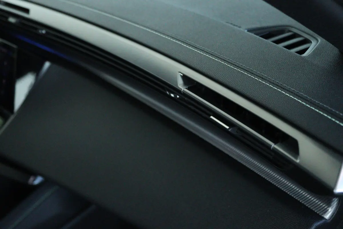 1.6 HYbrid 225 GT Pack Business | Adapt. Cruise | Nappa Leder | Focal Audio | 360 Camera | Massage | Memory | Carplay | Keyless |