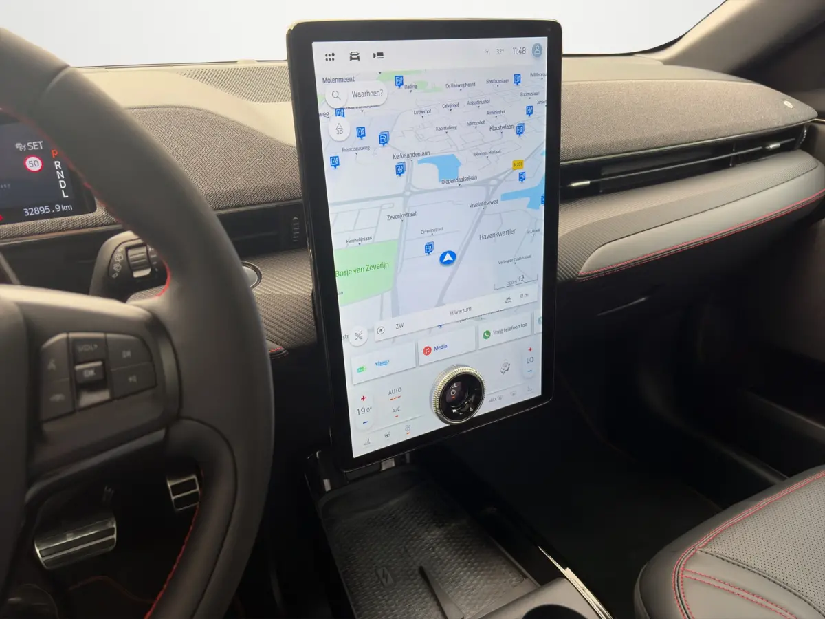 Premium 98KWh AWD 351pk | Panoramadak | Technology Pack+ | SOH 96,5