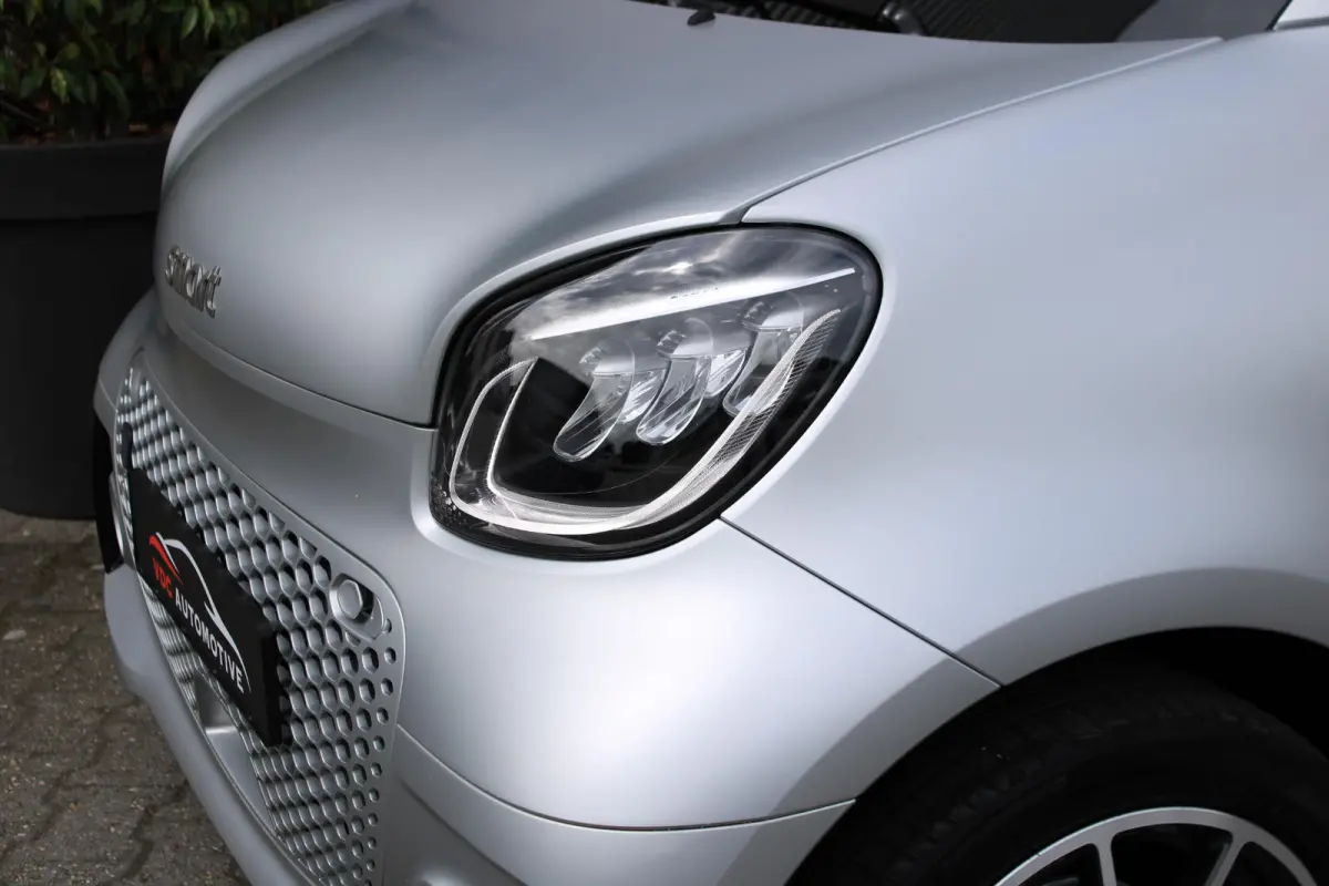 EQ BRABUS Mattrunner Brabus Mattrunner | Camera | Stoelverwarming | DAB | LED | Verwarmd Stuur