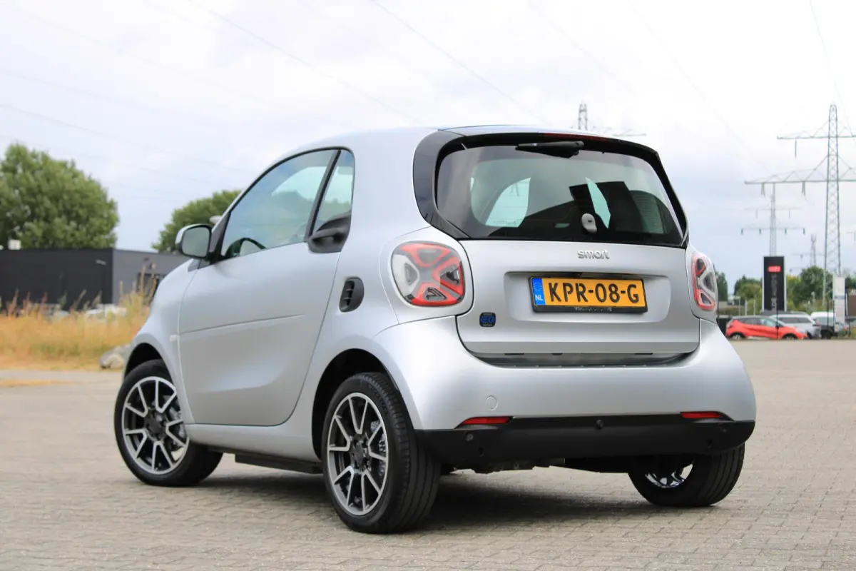 EQ BRABUS Mattrunner Brabus Mattrunner | Camera | Stoelverwarming | DAB | LED | Verwarmd Stuur