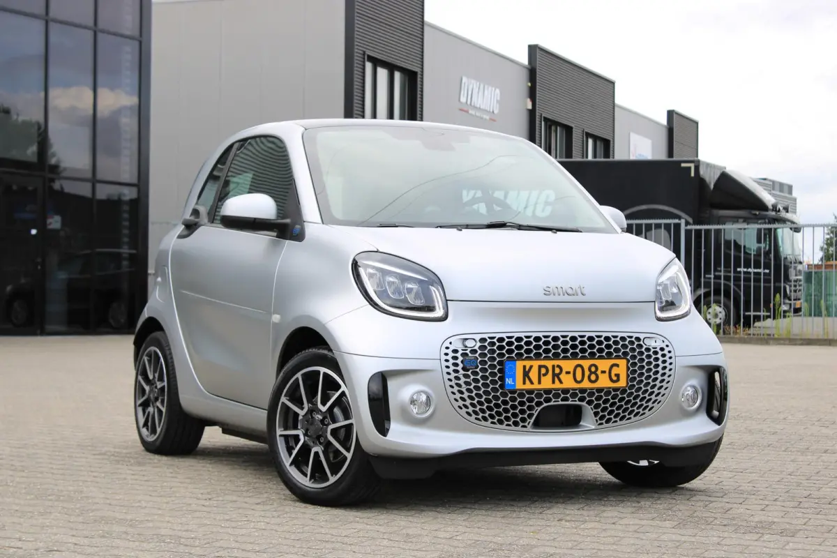 EQ BRABUS Mattrunner Brabus Mattrunner | Camera | Stoelverwarming | DAB | LED | Verwarmd Stuur