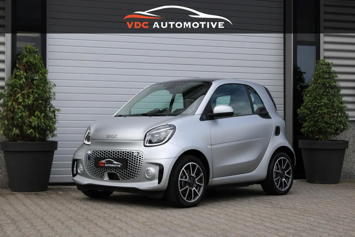 EQ BRABUS Mattrunner Brabus Mattrunner | Camera | Stoelverwarming | DAB | LED | Verwarmd Stuur