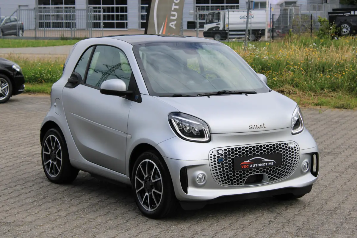 EQ BRABUS Mattrunner Brabus Mattrunner | Camera | Stoelverwarming | DAB | LED | Verwarmd Stuur