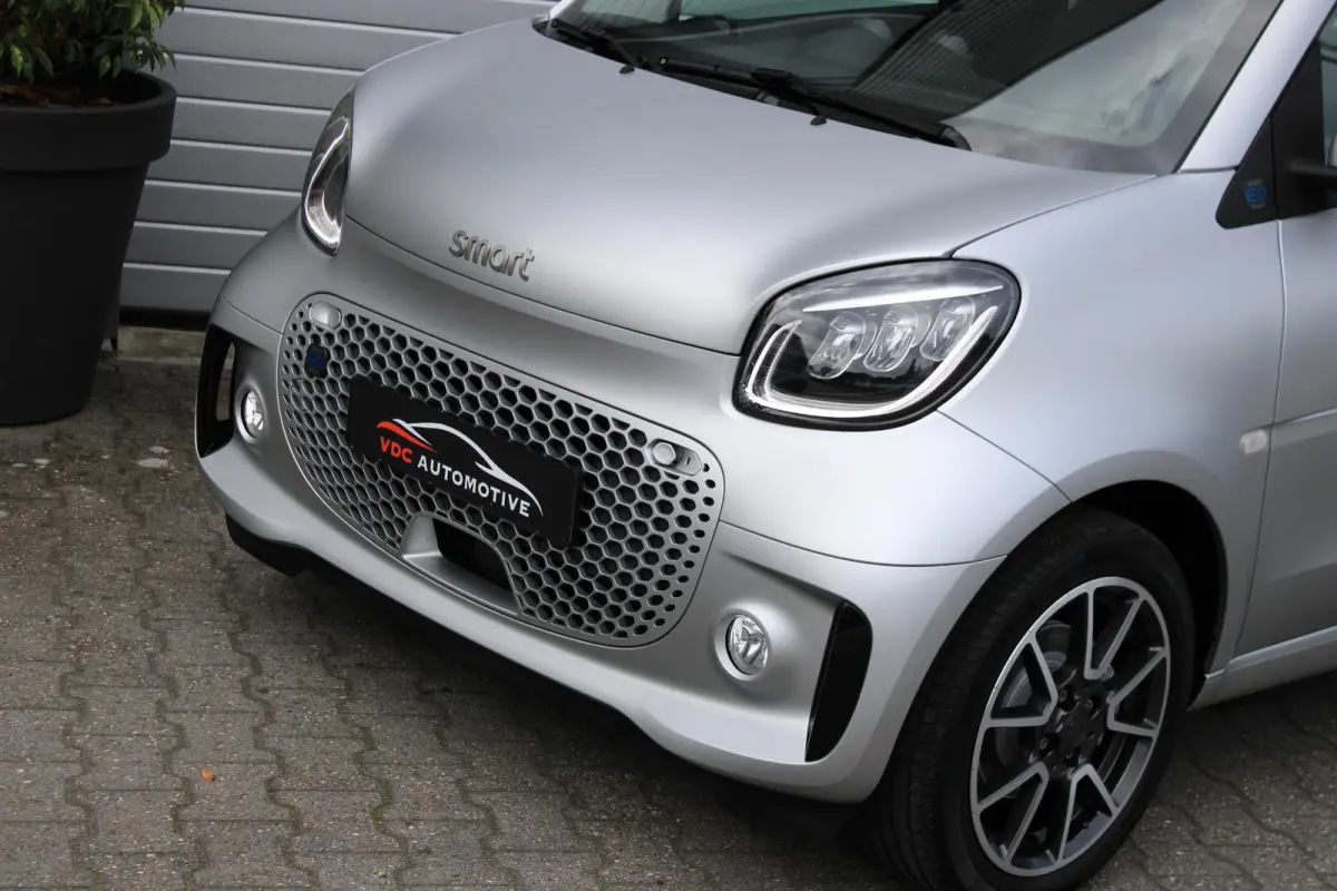 EQ BRABUS Mattrunner Brabus Mattrunner | Camera | Stoelverwarming | DAB | LED | Verwarmd Stuur
