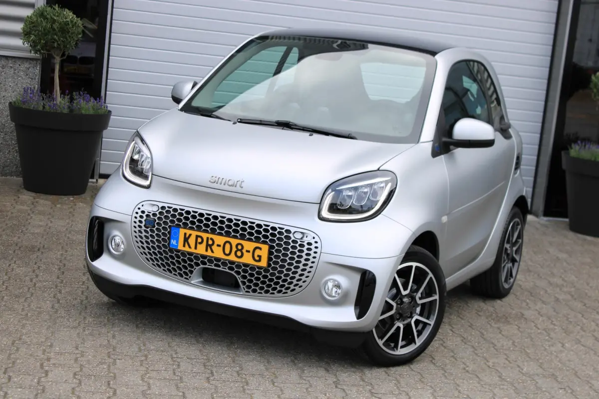 EQ BRABUS Mattrunner Brabus Mattrunner | Camera | Stoelverwarming | DAB | LED | Verwarmd Stuur