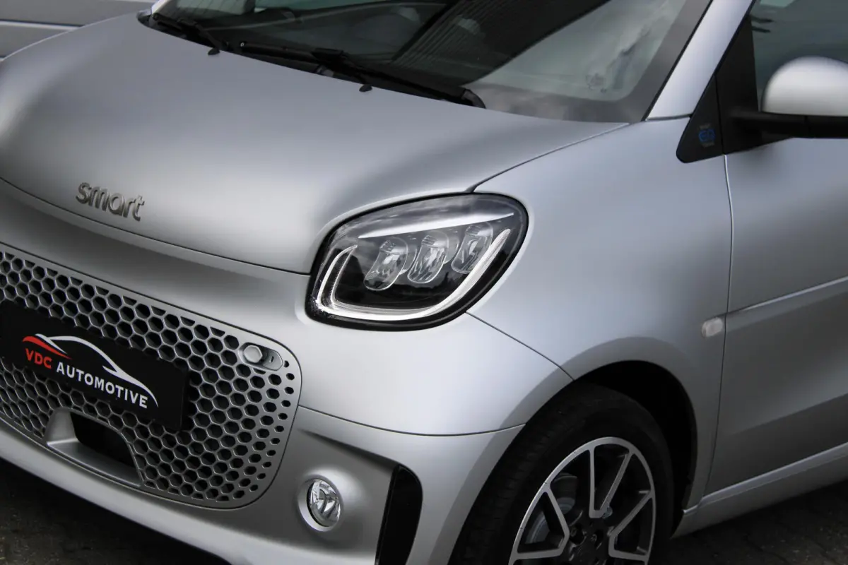 EQ BRABUS Mattrunner Brabus Mattrunner | Camera | Stoelverwarming | DAB | LED | Verwarmd Stuur