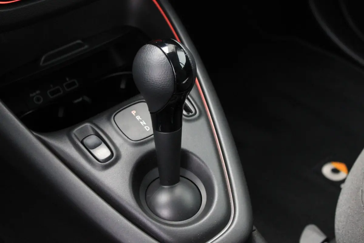 EQ BRABUS Mattrunner Brabus Mattrunner | Camera | Stoelverwarming | DAB | LED | Verwarmd Stuur