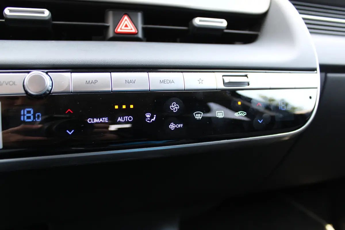 Style 58 kWh | Achteruitrijcamera | Cruise control adaptief met Stop&Go | Navigatiesysteem full map