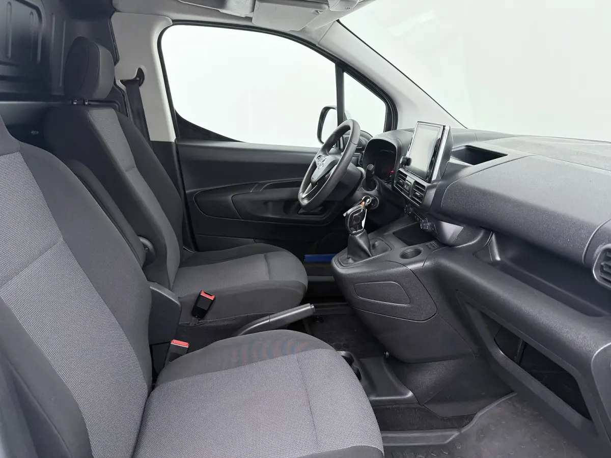 1.5D L1H1 Edition 100 pk | Airco | Apple Carplay/Android Auto|telefoonintegratie premium | Carplus Vloerplaat Combo L1 (L1 Betonplex antislip grijs 9mm)