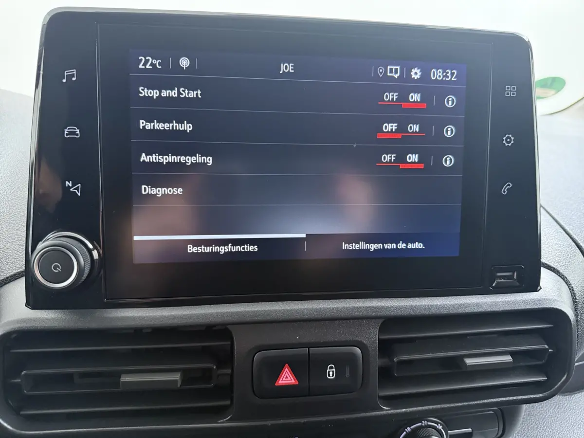1.5D L1H1 Edition 100 pk | Airco | Apple Carplay/Android Auto|telefoonintegratie premium | Carplus Vloerplaat Combo L1 (L1 Betonplex antislip grijs 9mm)