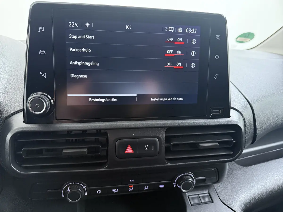 1.5D L1H1 Edition 100 pk | Airco | Apple Carplay/Android Auto|telefoonintegratie premium | Carplus Vloerplaat Combo L1 (L1 Betonplex antislip grijs 9mm)