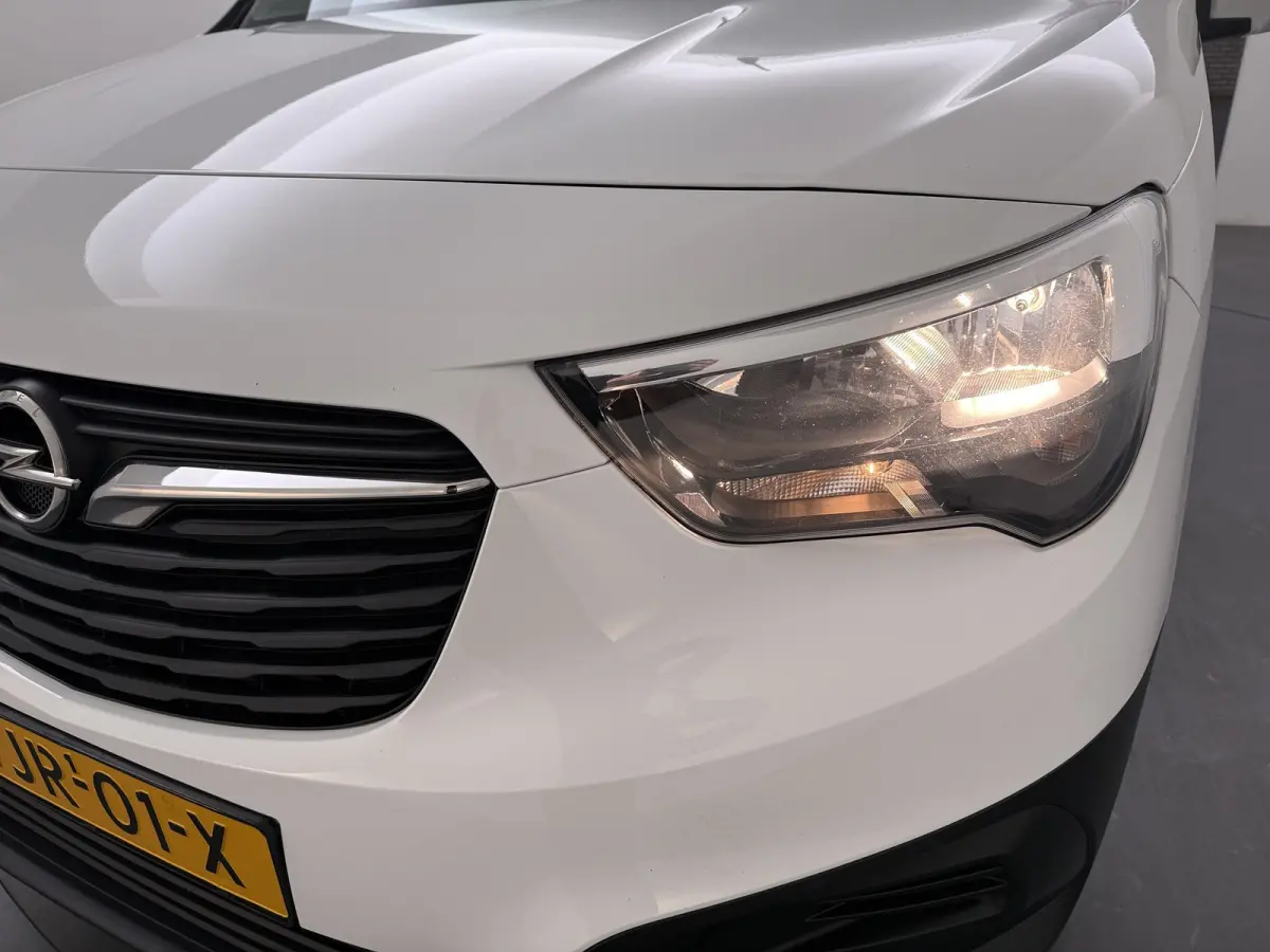 1.5D L1H1 Edition 100 pk | Airco | Apple Carplay/Android Auto|telefoonintegratie premium | Carplus Vloerplaat Combo L1 (L1 Betonplex antislip grijs 9mm)