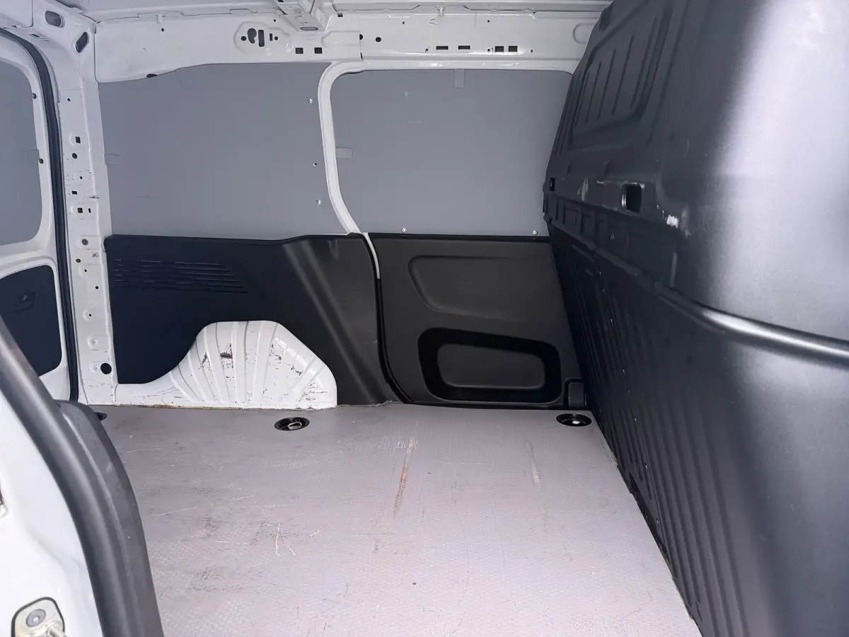 1.5D L1H1 Edition 100 pk | Airco | Apple Carplay/Android Auto|telefoonintegratie premium | Carplus Vloerplaat Combo L1 (L1 Betonplex antislip grijs 9mm)
