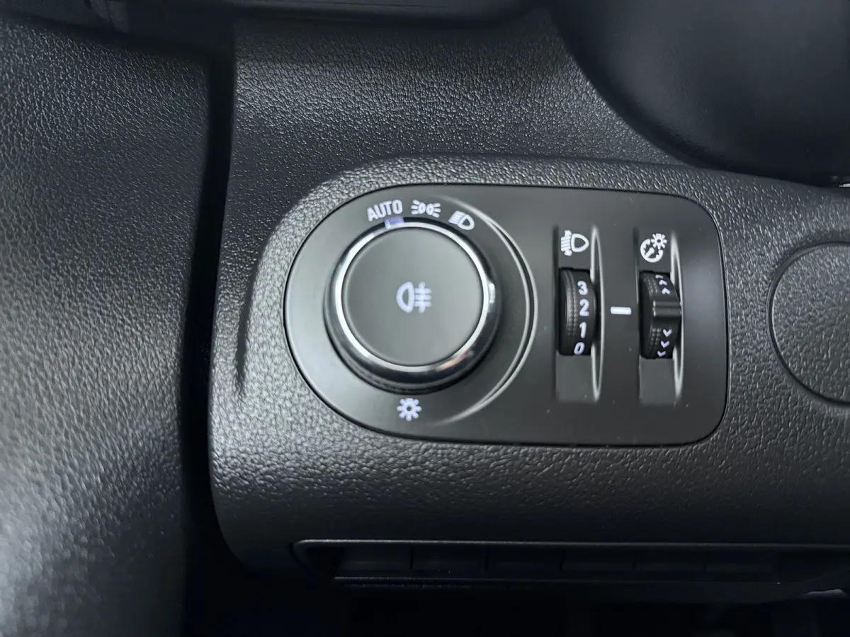 1.5D L1H1 Edition 100 pk | Airco | Apple Carplay/Android Auto|telefoonintegratie premium | Carplus Vloerplaat Combo L1 (L1 Betonplex antislip grijs 9mm)
