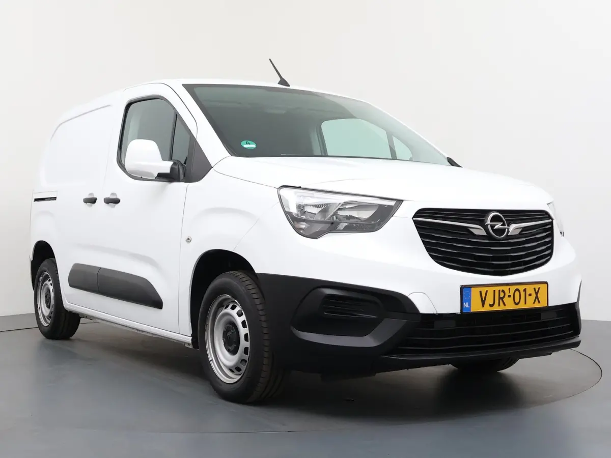 1.5D L1H1 Edition 100 pk | Airco | Apple Carplay/Android Auto|telefoonintegratie premium | Carplus Vloerplaat Combo L1 (L1 Betonplex antislip grijs 9mm)