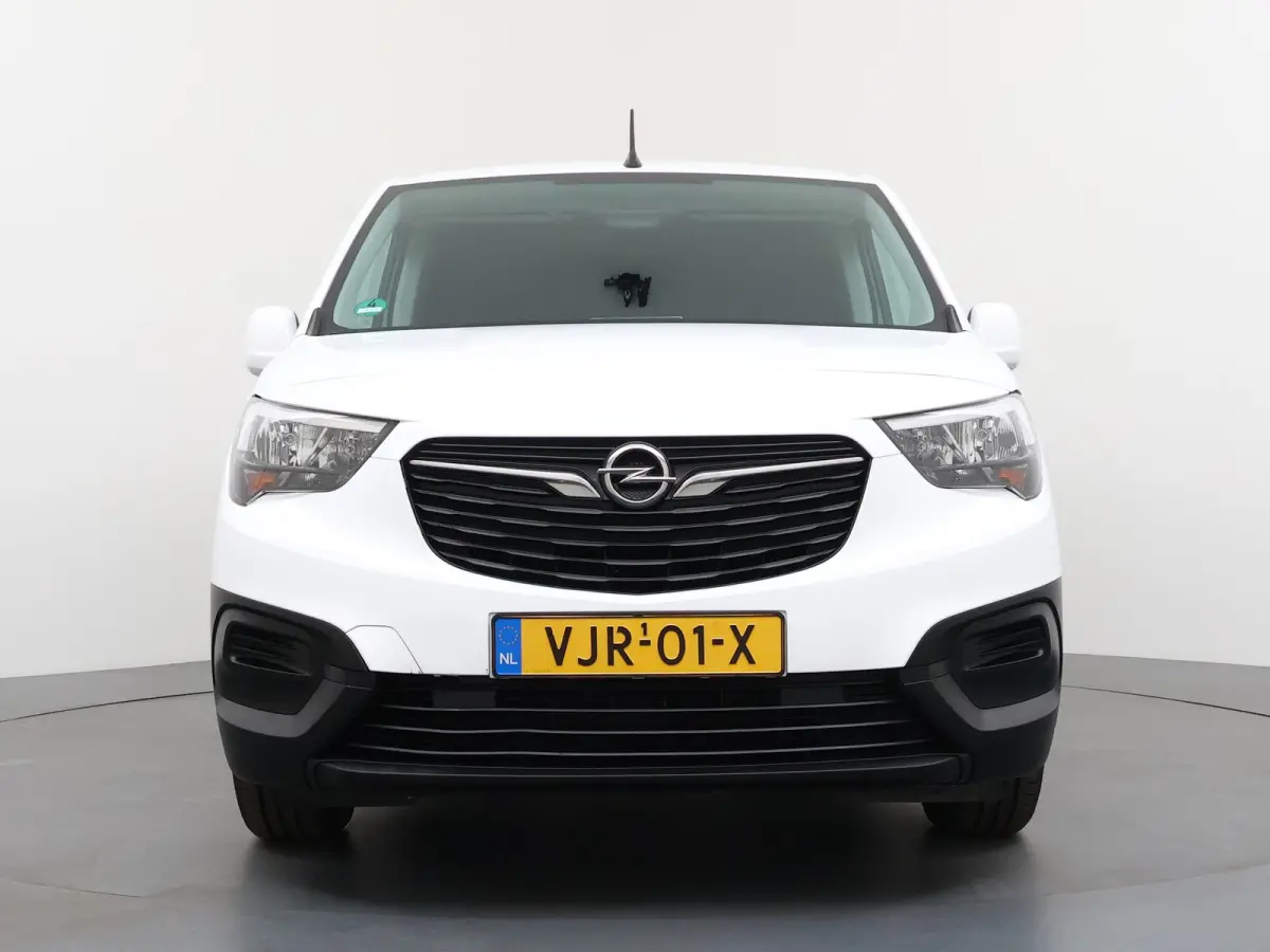 1.5D L1H1 Edition 100 pk | Airco | Apple Carplay/Android Auto|telefoonintegratie premium | Carplus Vloerplaat Combo L1 (L1 Betonplex antislip grijs 9mm)