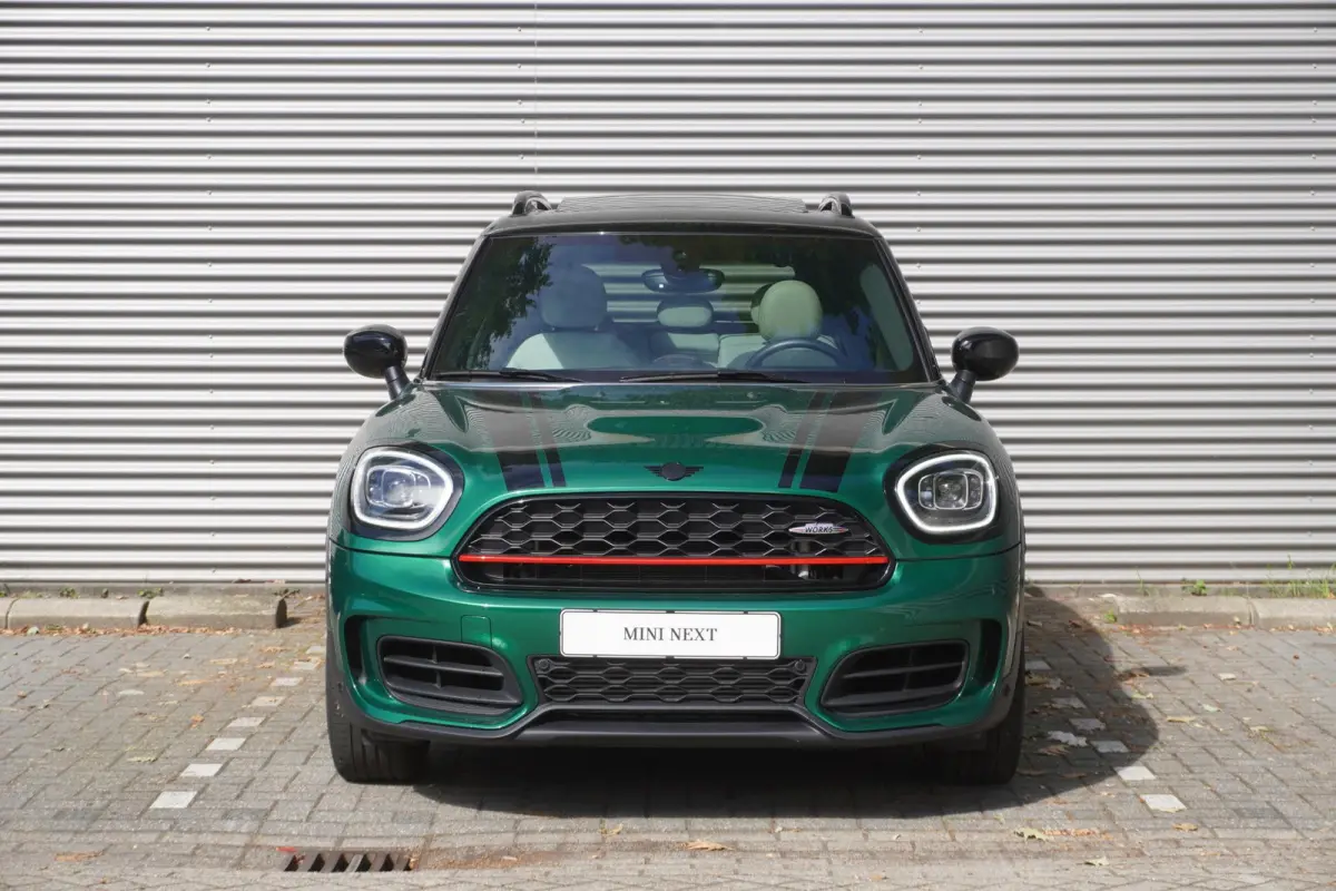 2.0 John Cooper Works ALL4 19" LM JCW Circuit Spoke two-tone | Glazen panoramadak | Active Cruise Control (ACC) | Harman-Kardon sound system | MINI Head-Up Display | Leer Chester Satellite G