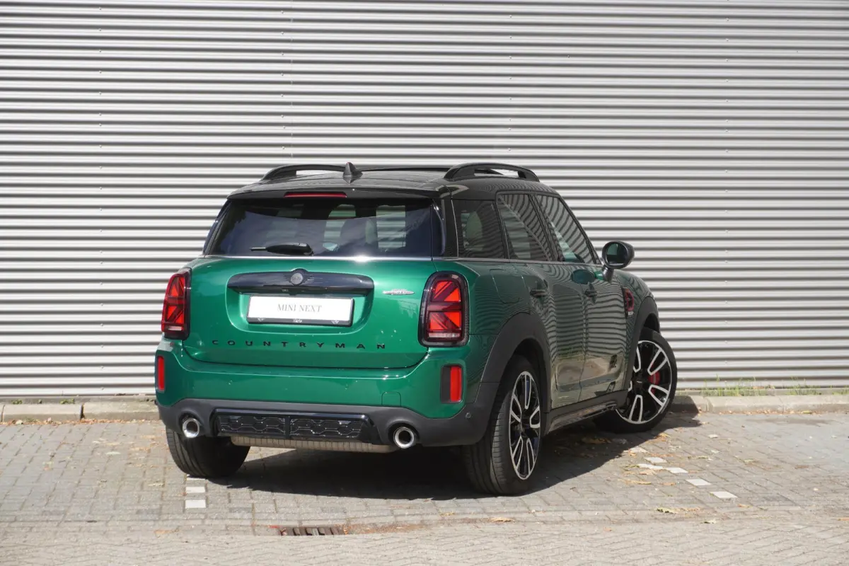2.0 John Cooper Works ALL4 19" LM JCW Circuit Spoke two-tone | Glazen panoramadak | Active Cruise Control (ACC) | Harman-Kardon sound system | MINI Head-Up Display | Leer Chester Satellite G