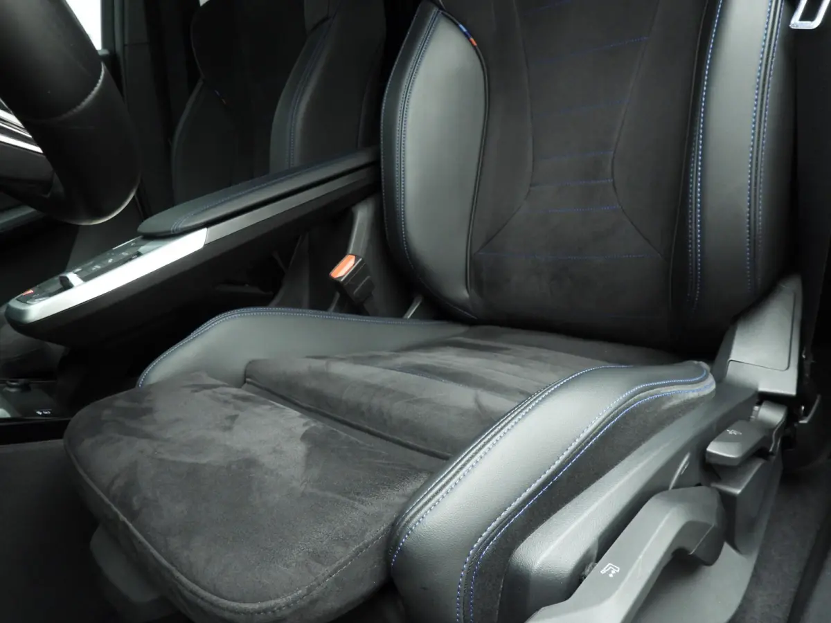 xDrive30e | M-Sportpakket | LED | Navigatie  | Trekhaak | Sportstoelen | DAB | Harman-Kardon Sound | Alu 19 inch