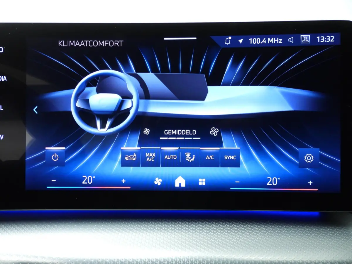 xDrive30e | M-Sportpakket | LED | Navigatie  | Trekhaak | Sportstoelen | DAB | Harman-Kardon Sound | Alu 19 inch