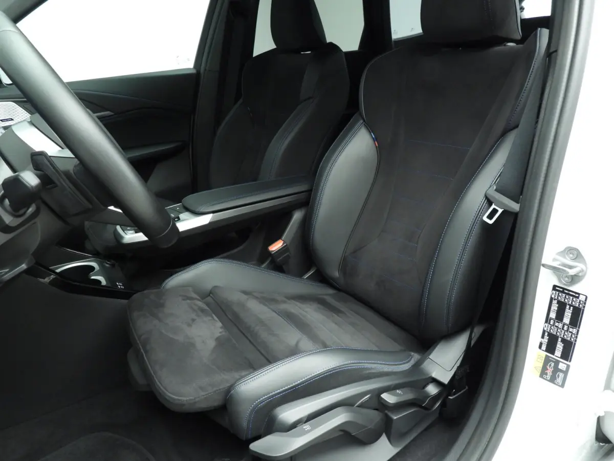 xDrive30e | M-Sportpakket | LED | Navigatie  | Trekhaak | Sportstoelen | DAB | Harman-Kardon Sound | Alu 19 inch