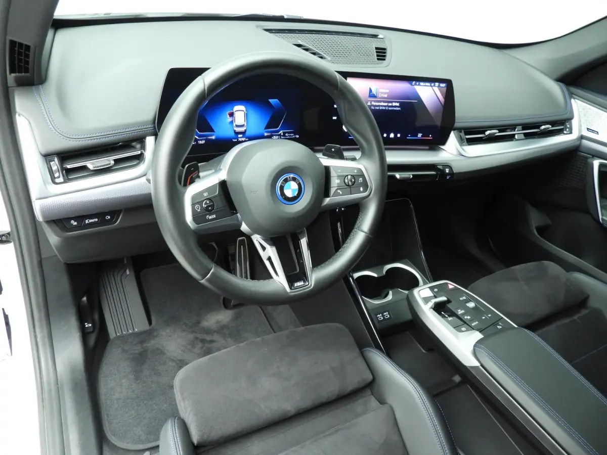 xDrive30e | M-Sportpakket | LED | Navigatie  | Trekhaak | Sportstoelen | DAB | Harman-Kardon Sound | Alu 19 inch