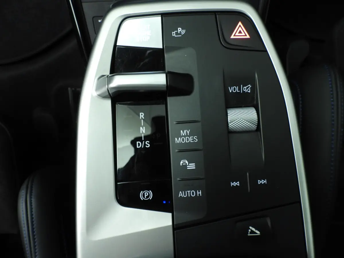 xDrive30e | M-Sportpakket | LED | Navigatie  | Trekhaak | Sportstoelen | DAB | Harman-Kardon Sound | Alu 19 inch