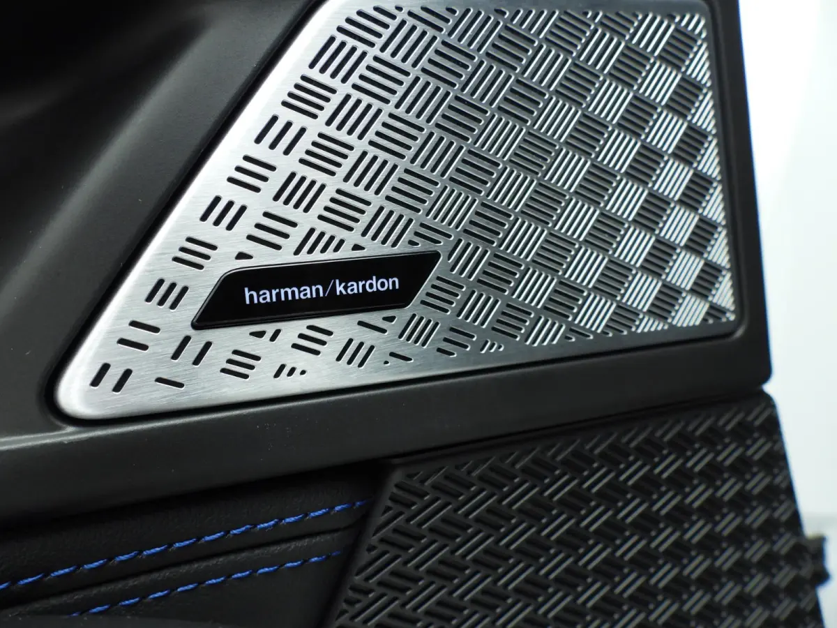 xDrive30e | M-Sportpakket | LED | Navigatie  | Trekhaak | Sportstoelen | DAB | Harman-Kardon Sound | Alu 19 inch