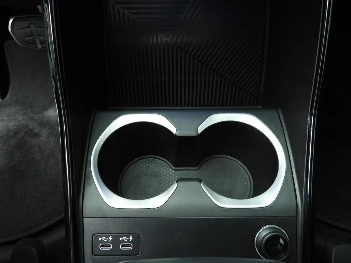 xDrive30e | M-Sportpakket | LED | Navigatie  | Trekhaak | Sportstoelen | DAB | Harman-Kardon Sound | Alu 19 inch