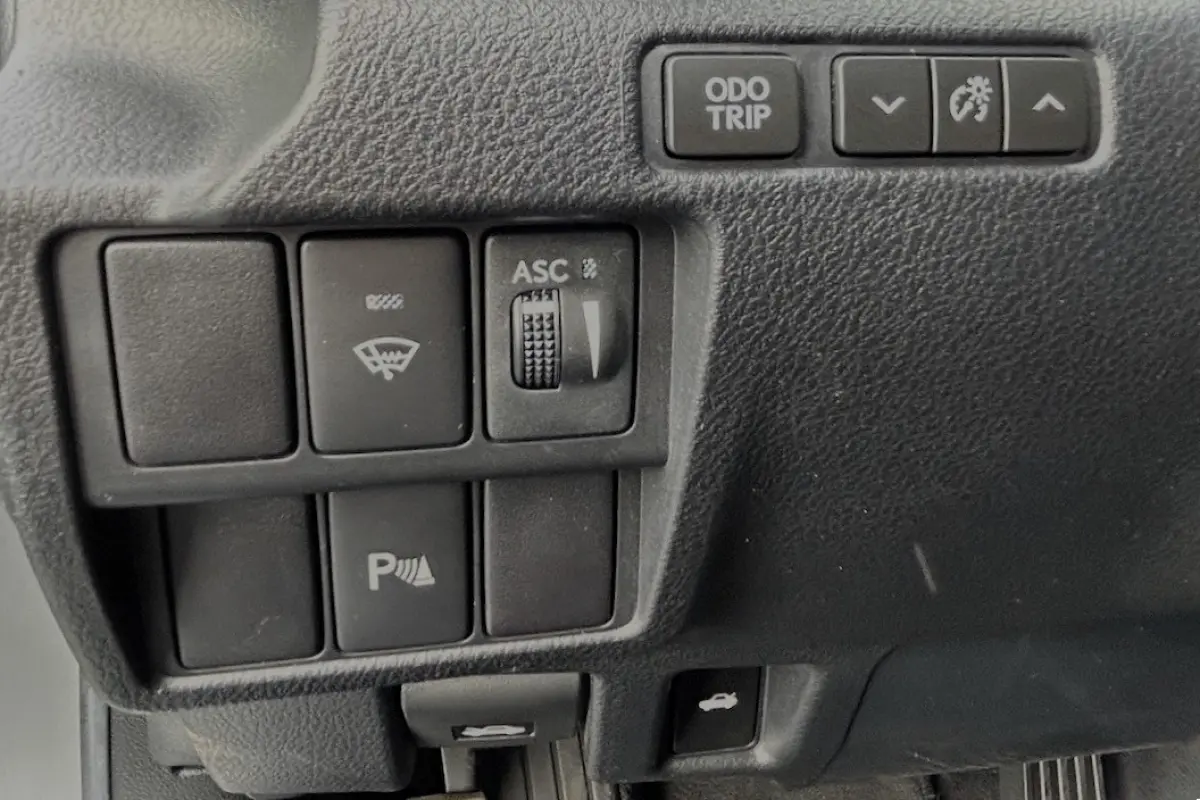 300h Hybrid Sport Edition SUNROOF LEER 18"