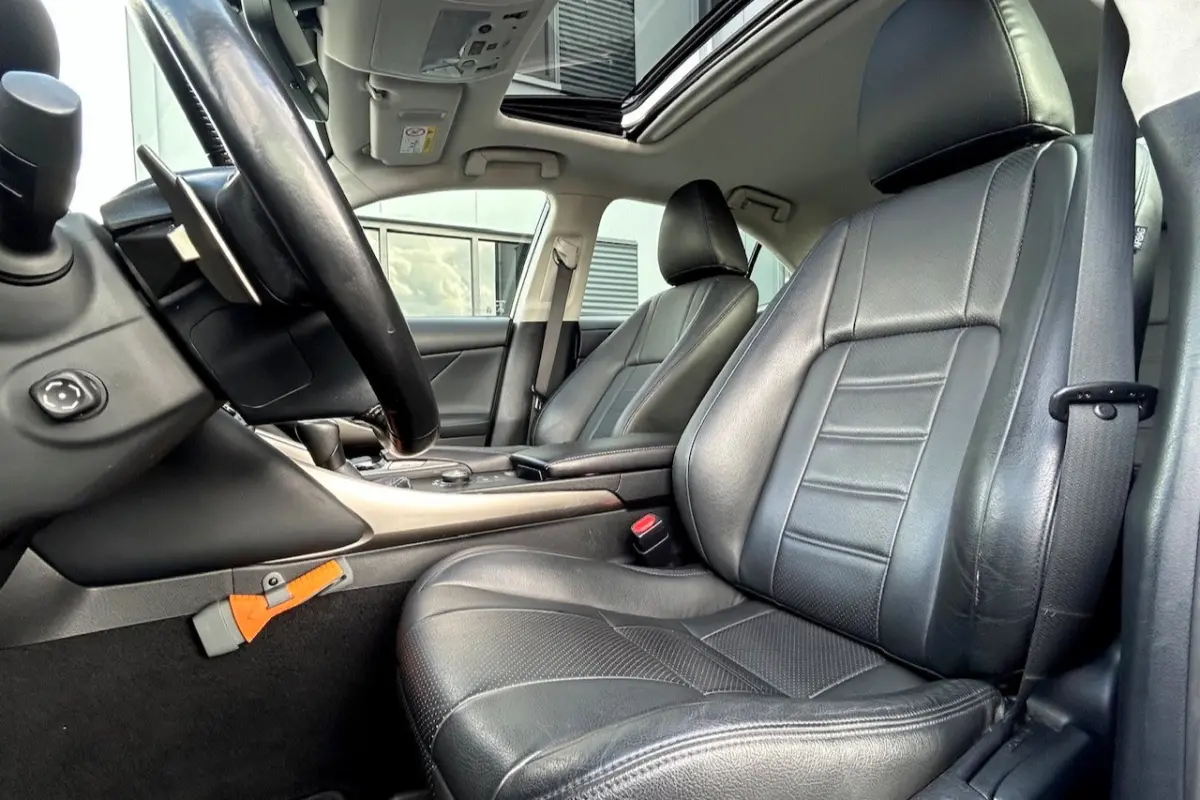 300h Hybrid Sport Edition SUNROOF LEER 18"