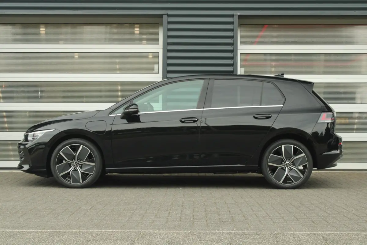 1.5 eHybrid 204pk Style Edition | Panoramadak | Trekhaak Wegklapbaar