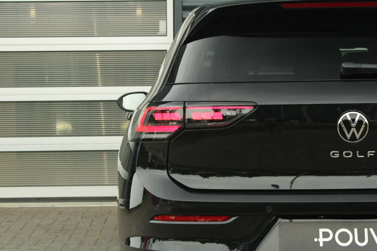 1.5 eHybrid 204pk Style Edition | Panoramadak | Trekhaak Wegklapbaar