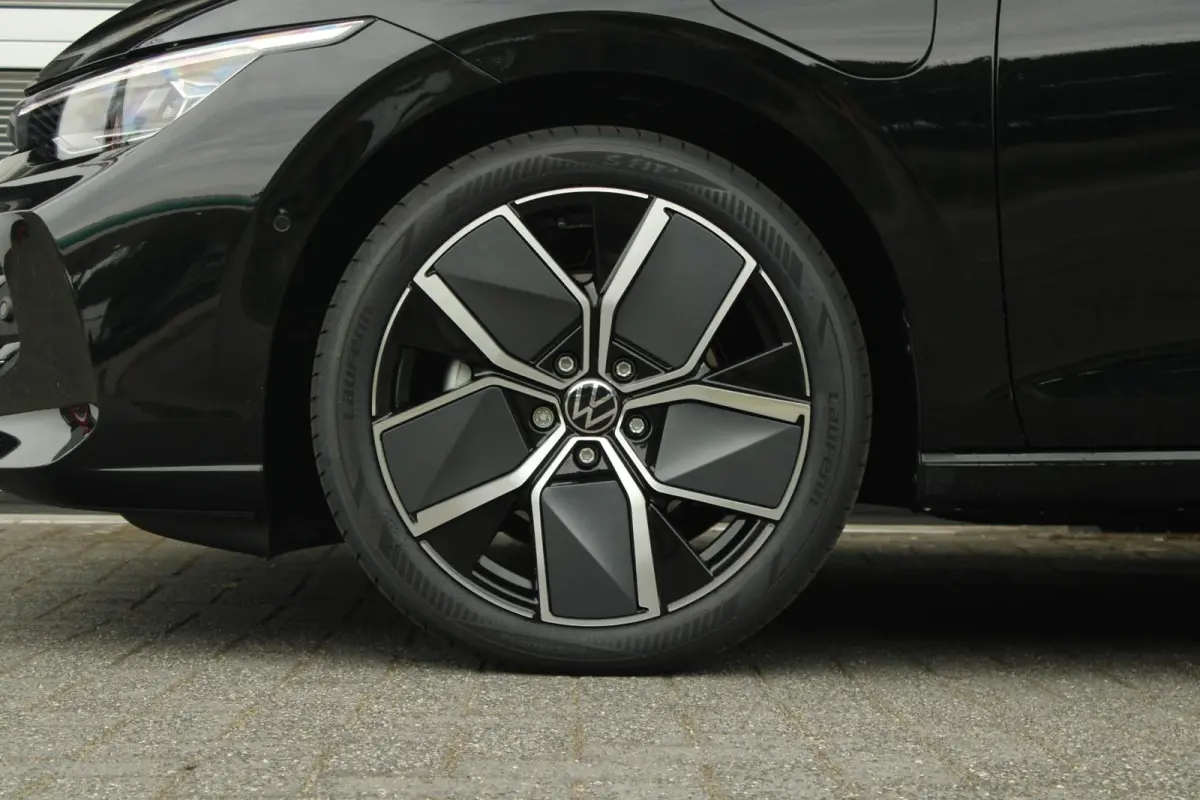 1.5 eHybrid 204pk Style Edition | Panoramadak | Trekhaak Wegklapbaar