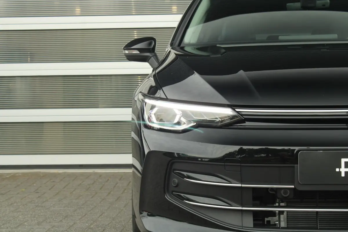 1.5 eHybrid 204pk Style Edition | Panoramadak | Trekhaak Wegklapbaar