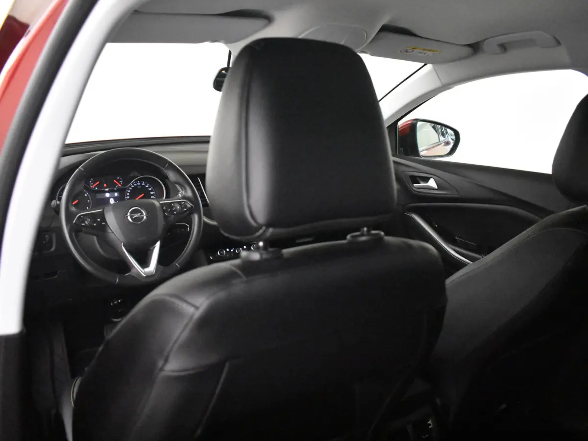 1.2 Turbo Business Elegance l Trekhaak l Riem is Vervangen! l Apple Car play/Android l Navigatie l Parkeersensoren l 18' l Camera l