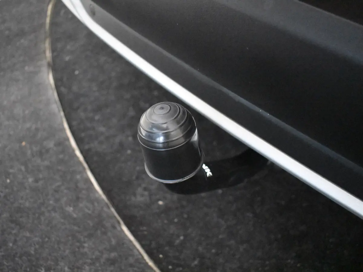 1.2 Turbo Business Elegance l Trekhaak l Riem is Vervangen! l Apple Car play/Android l Navigatie l Parkeersensoren l 18' l Camera l
