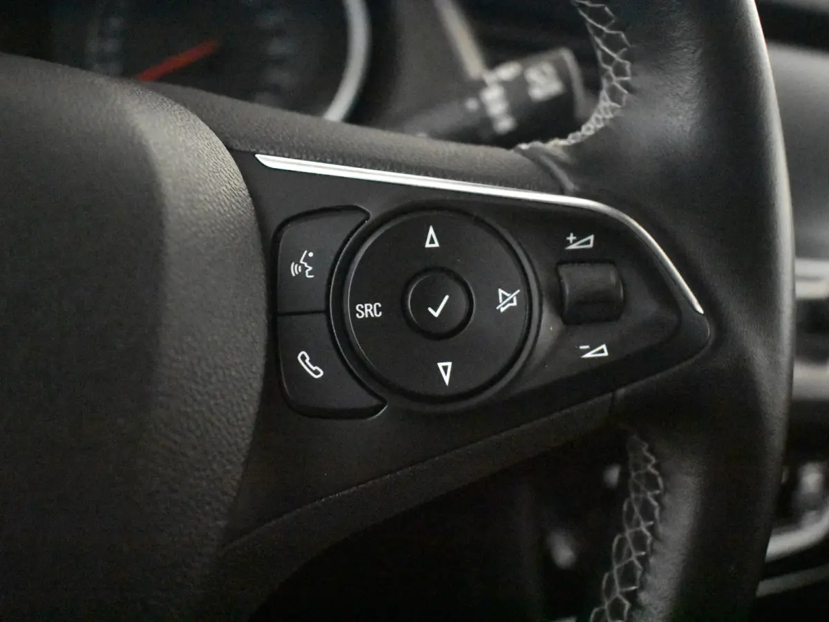 1.2 Turbo Business Elegance l Trekhaak l Riem is Vervangen! l Apple Car play/Android l Navigatie l Parkeersensoren l 18' l Camera l