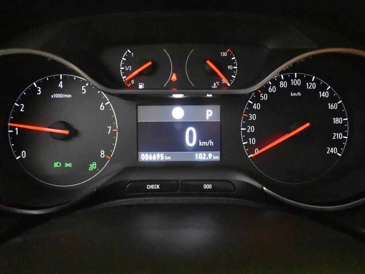1.2 Turbo Business Elegance l Trekhaak l Riem is Vervangen! l Apple Car play/Android l Navigatie l Parkeersensoren l 18' l Camera l