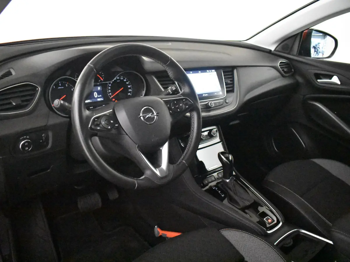 1.2 Turbo Business Elegance l Trekhaak l Riem is Vervangen! l Apple Car play/Android l Navigatie l Parkeersensoren l 18' l Camera l
