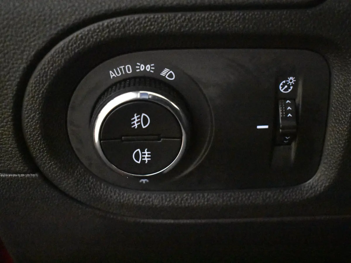1.2 Turbo Business Elegance l Trekhaak l Riem is Vervangen! l Apple Car play/Android l Navigatie l Parkeersensoren l 18' l Camera l
