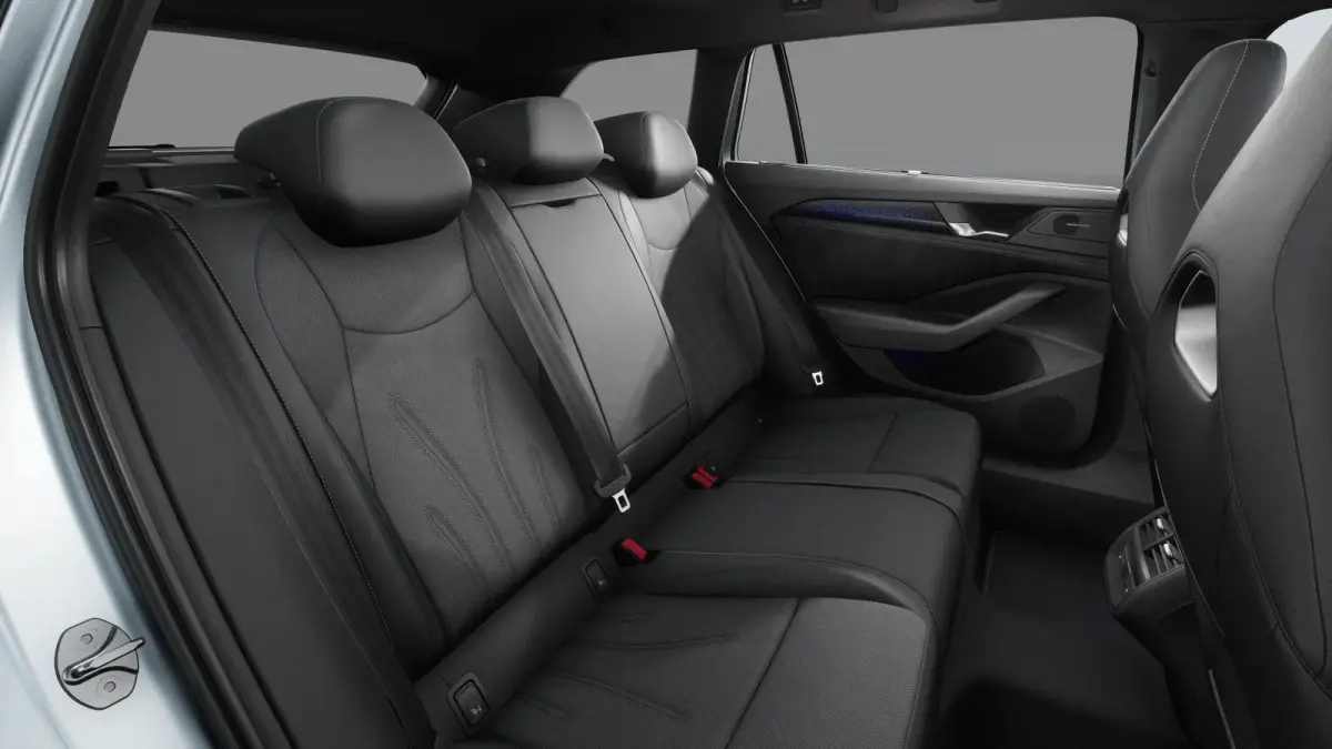 1.5 eHybrid 272pk R-Line Edition 2027 | Black Style Pakket | 19 Inch Rotterdam